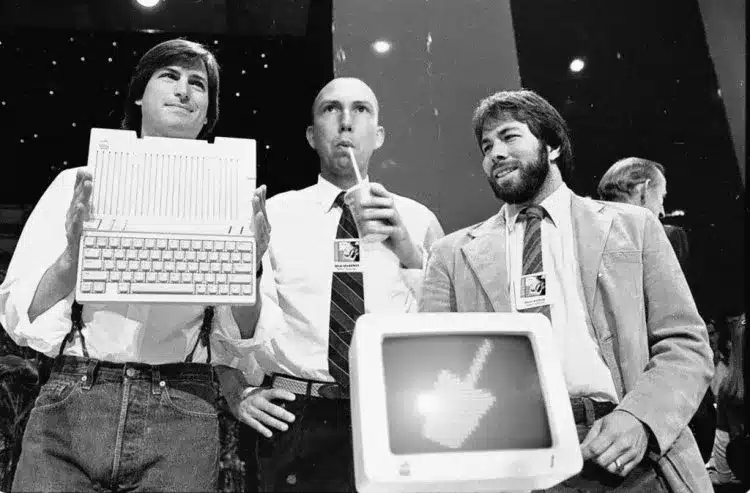 Steve Jobs là ai? Khám phá con đường sự nghiệp của Steve Jobs
