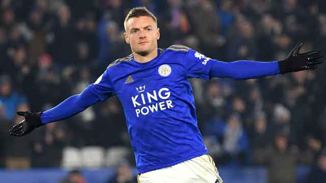 Striker Vardy extends stay at Leicester City to 2023