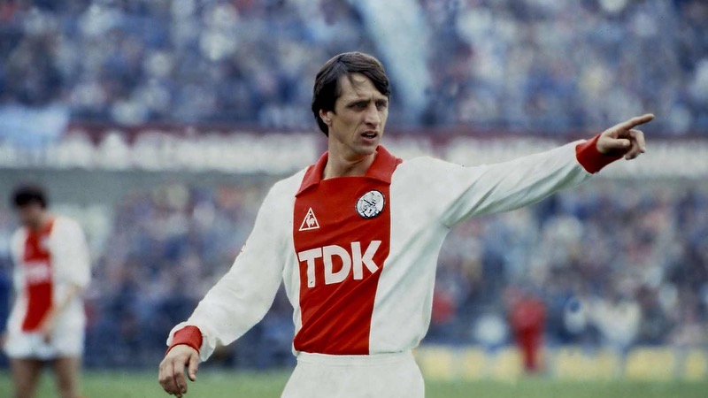 Top 5 cầu thủ Ajax vĩ đại nhất: Những người Hà Lan bay